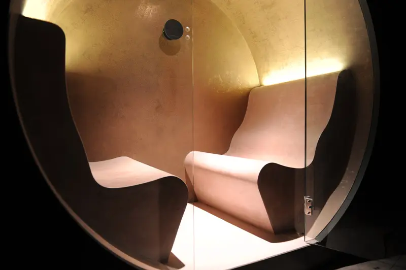 Jointless continuous surface Jednolitý povrch bez zlomů