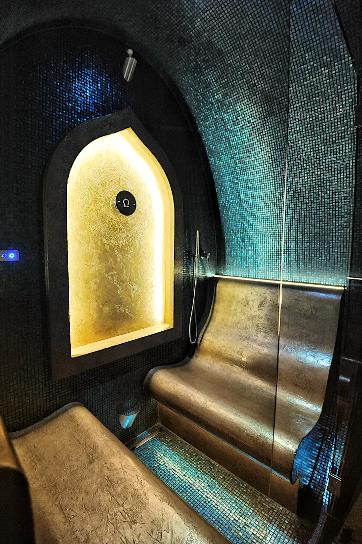 57DAEDEA-2F8E-4972-BC4C-1A3CB766EF93 luxury outdoor steam room