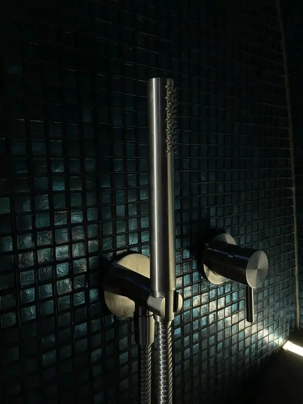 SOLEUM-SPA-EGG-007 Hand shower in the outdoor steam bath