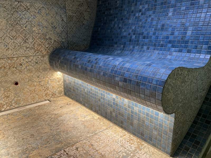 Dampfsauna_Aussenbereich-20 Heated bench in the steam bath
