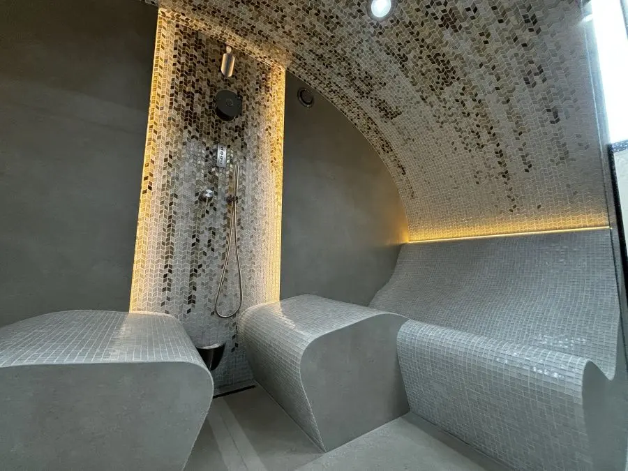 Luxury steam bath outdoor area_5 Luxury steam bath in the garden