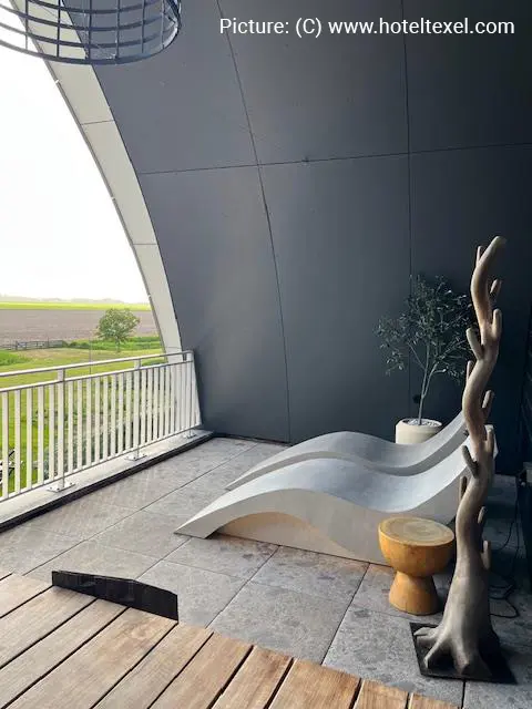 Heated loungers in concrete look 1 Concrete-look heated loungers LOVT-Hotel Texel NL