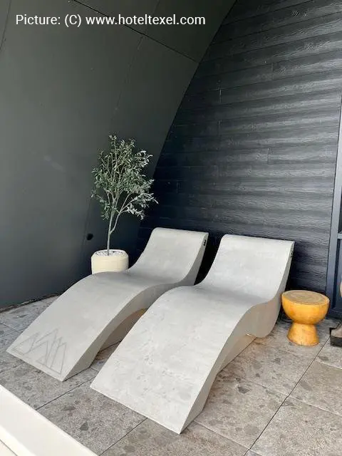 Heated loungers in concrete look 3 Concrete-look heated loungers LOVT-Hotel Texel NL