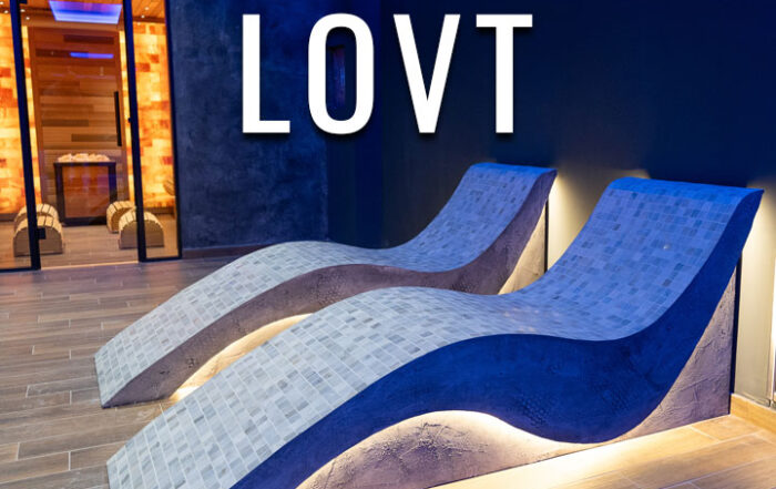 SOLEUM proyectos de bienestar al aire libre 2 Tumbonas calefactadas para la zona SPA